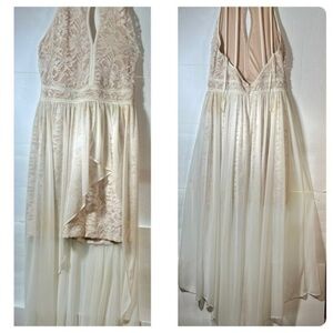 MORGAN & COMPANY WHITE WITH CREAM LINING BRIDAL DRESS SIZE 10